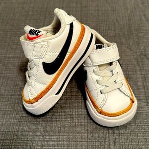 Used Nike Court Legacy 3c